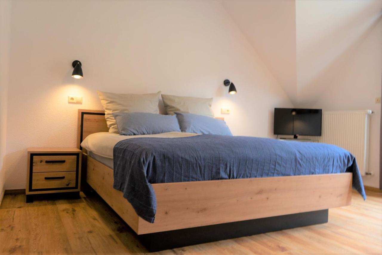 Haus Moselliebe B&B Эдигер-Эллер Экстерьер фото
