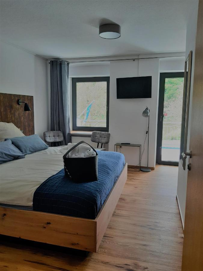 Haus Moselliebe B&B Эдигер-Эллер Экстерьер фото